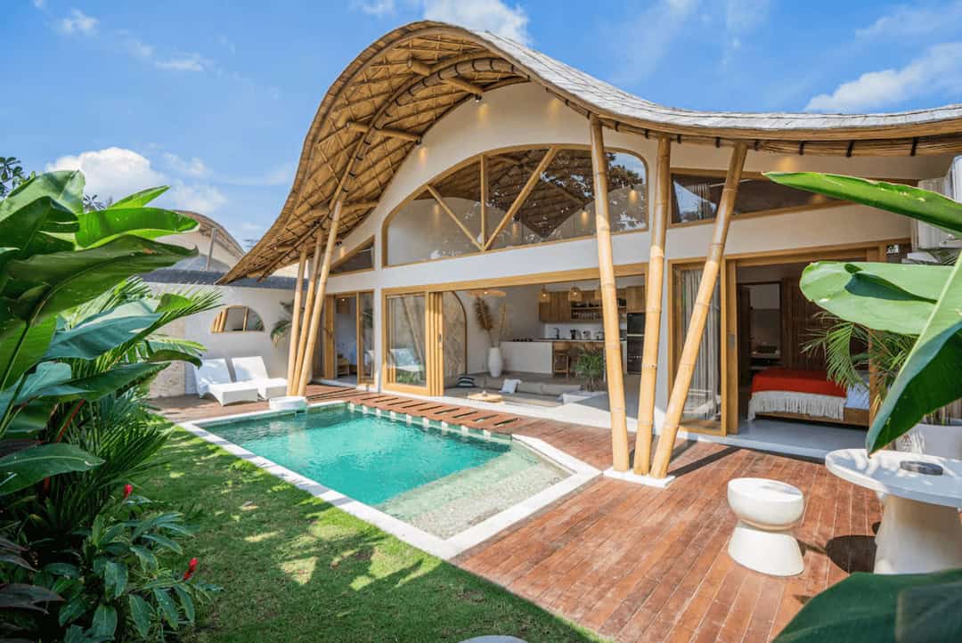 TROPICAL 2 BEDROOM VILLA FOR SALE LEASEHOLD IN KEROBOKAN BE-2150 